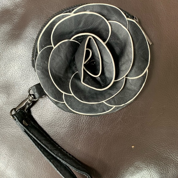 Jimmy Choo - Picture 1 of 2